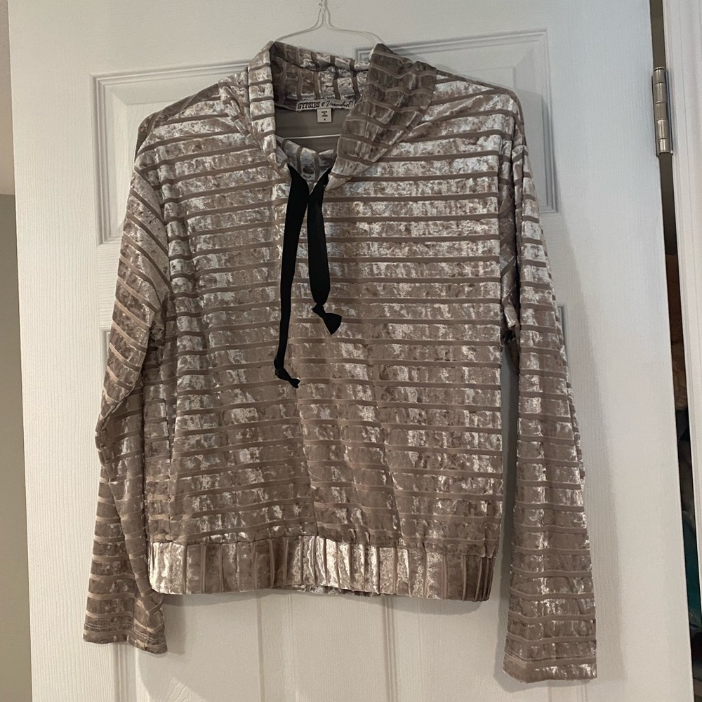Gypsies and Moondust velvet gray sweater S